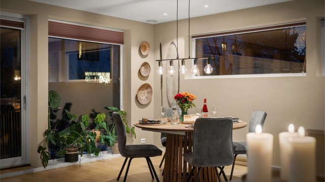 Spiseplassen er en naturlig del av den åpne løsningen.