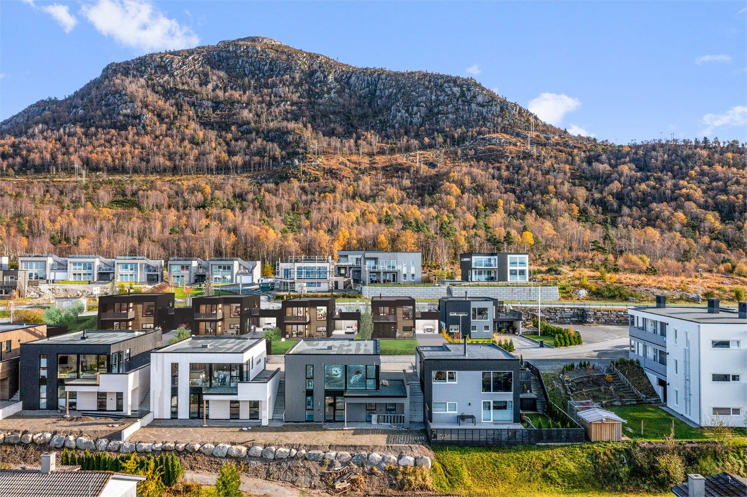 Fullshammakroken er allerede bebygd med flotte eneboliger, slik man kan flytte inn i et etablert og spennende nabolag.