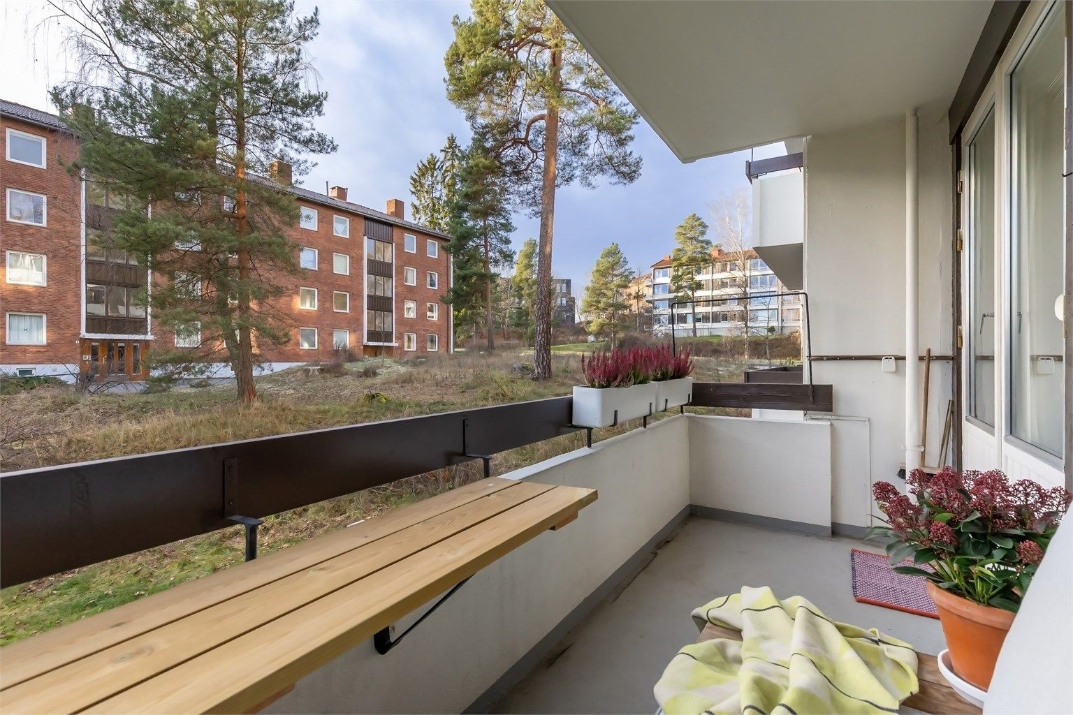 Fra stuen er det utgang til en nydelig balkong