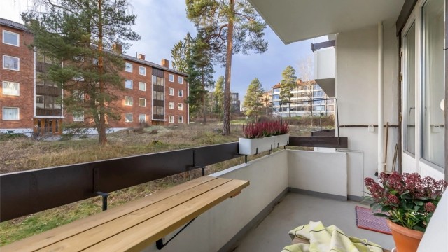 Fra stuen er det utgang til en nydelig balkong