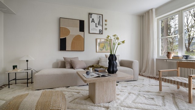 Her er det god plass til sofa med tilhørende salongbord og tv-seksjon