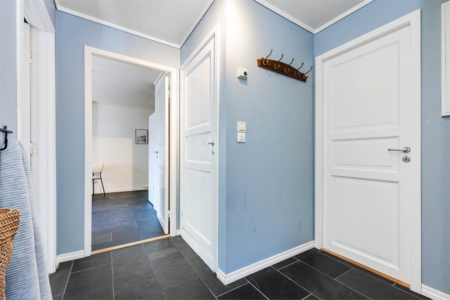 Gulvflater er belagt med fliser med gulvvarme