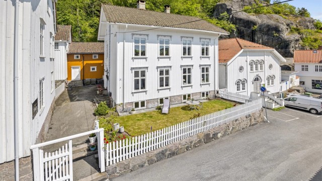 Velkommen til denne innholdsrike eneboligen i Risør sentrum!
Foto: Hallvard Rimereit
