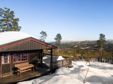 Alice U. Lundberg v/Krogsveen har gleden av å presentere hytta "Solglad"! 