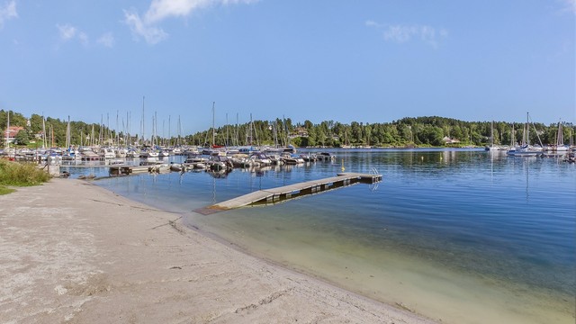 Kort vei til sjøen og badestrand