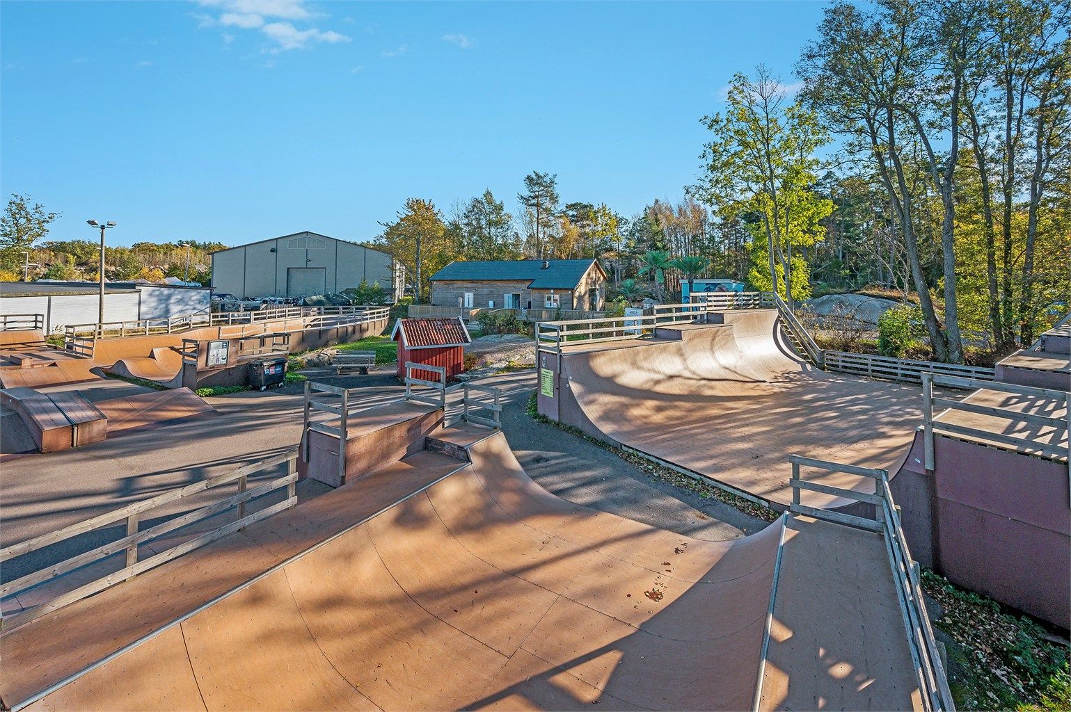 Skateparken på Tjøme har flere miniramps, microramp, bowls og en street-del - parken holder høy kvalitet!
