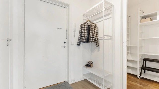 Entré med dørcallinganlegg som har åpnerfunksjon
