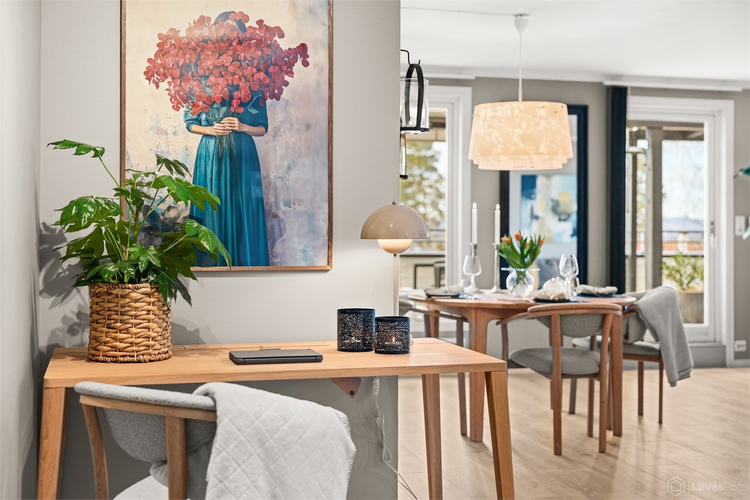 Plass til en hjemmekontorløsning i tilknytning til stuen.