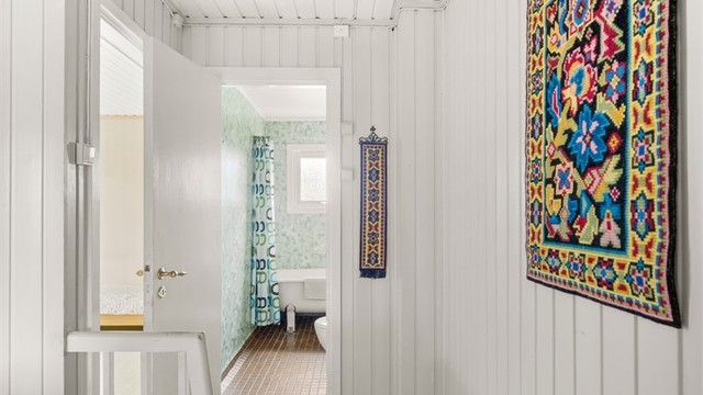 Fra gangen i andre etasje er det adkomst til badet.