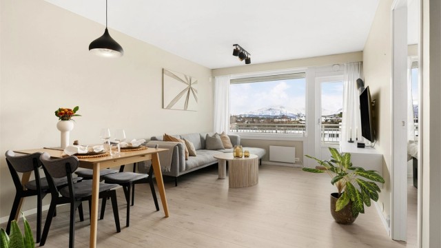 Fredsbergvegen 21 presenteres av Krogsveen v/eiendomsmegler Robert T. Iversen