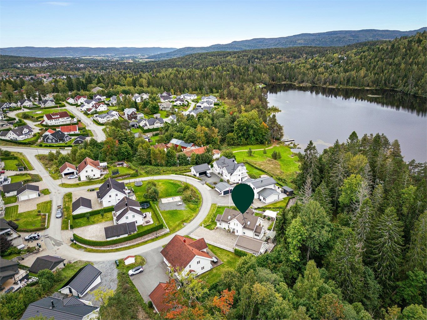 Området er ideelt for familier, med kort vei til Konnerud skole og flere barnehager.