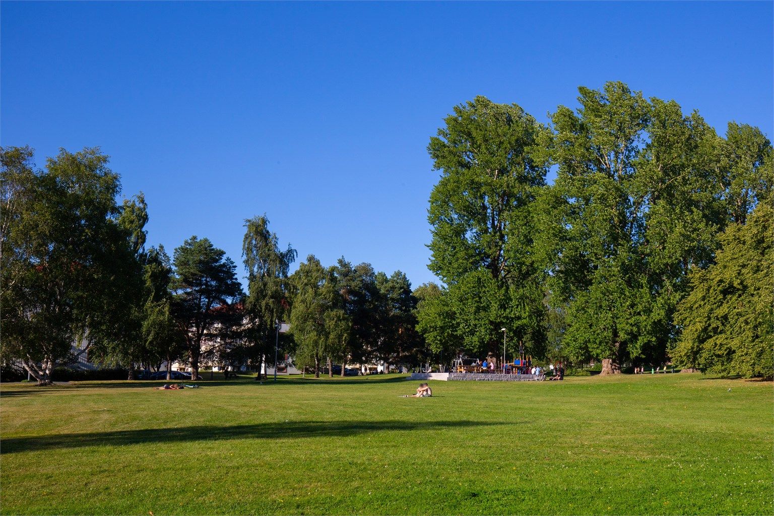 Etterstadparken er et populært rekreasjonsområde og en hyggelig møteplass for nabolaget.