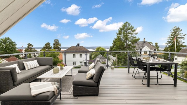 Velkommen til Granveien 10 - En stor og lekker enebolig fra 2013 | Fjordutsikt | Hybel | Solrikt | 2 garasjeplasser | Barnevennlig