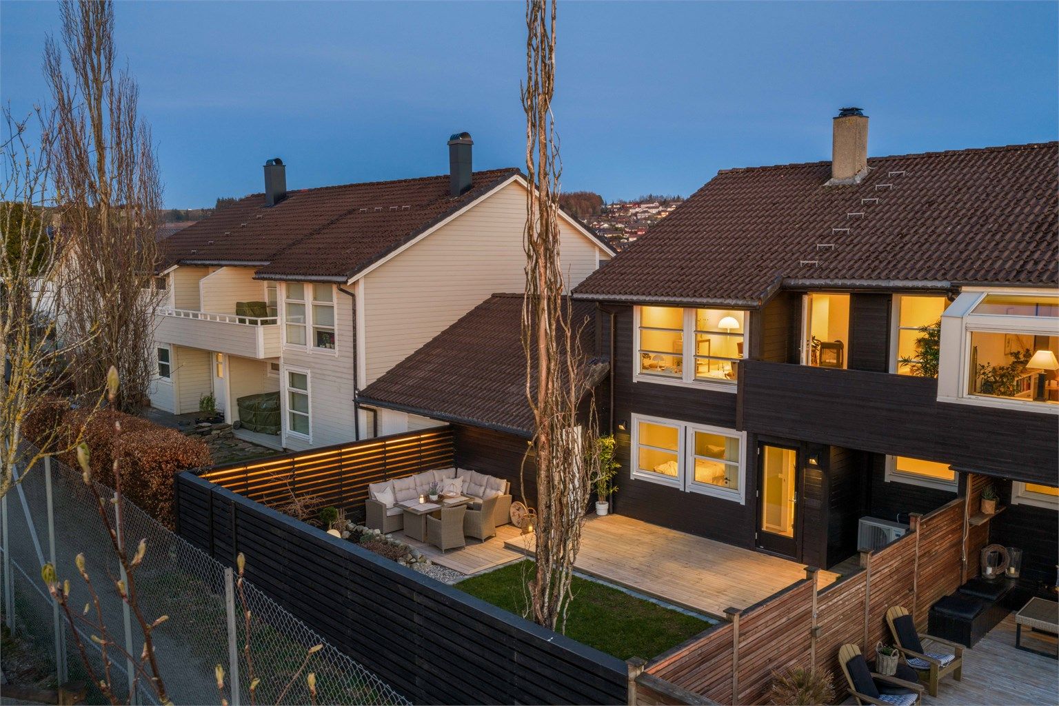 Krogsveen avd Sandnes v/ Tom Christer Hovde, har her gleden av å invitere til Bolmestykket 15. En virkelig gjennomført og oppgradert vert.delt bolig.  Uteareal er like lekre som boligen er innvendig og er i tillegg innflytningsklar. 
Foto: Martin Nordbø