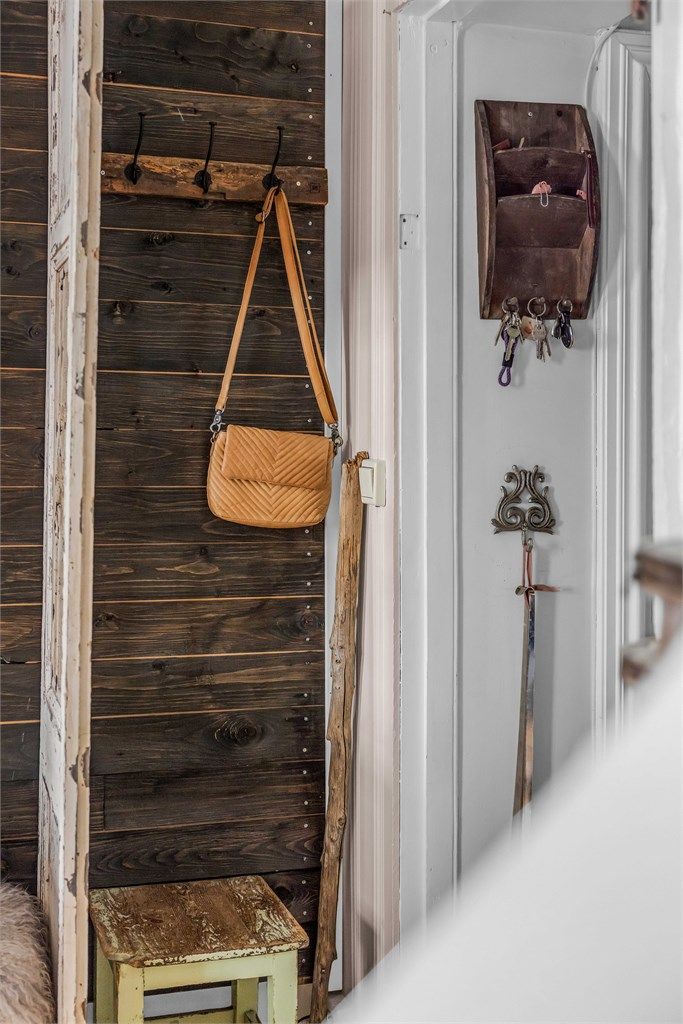 Lys og praktisk entre ved adkomst via felles trapperom med callinganlegg.