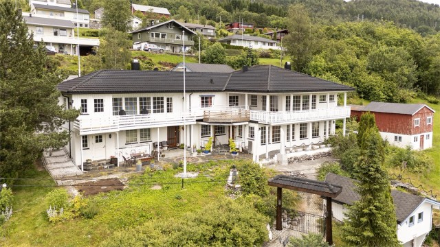 Velkommen til Hatlevegen 1,3,7 og 9 - en flott større boligeiendom med flere boenheter beliggende i Vaksvika presentert av Eiendomsmegler Harald Osdal