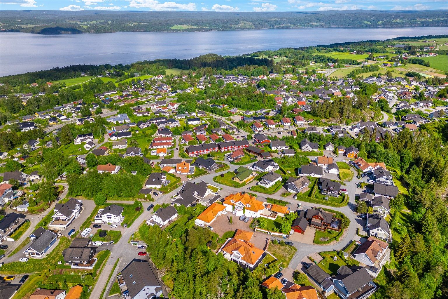 Nærområdet byr på flotte turmuligheter og direkte tilgang til Østmarka.