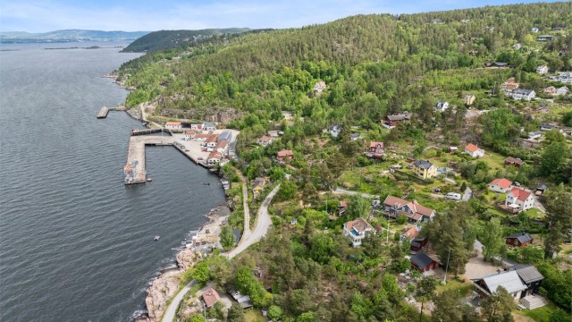 Området byr på ypperlige forhold for både båtfolk og turgåere – med kyststi, fiskeplasser og små øyperler rett utenfor døren