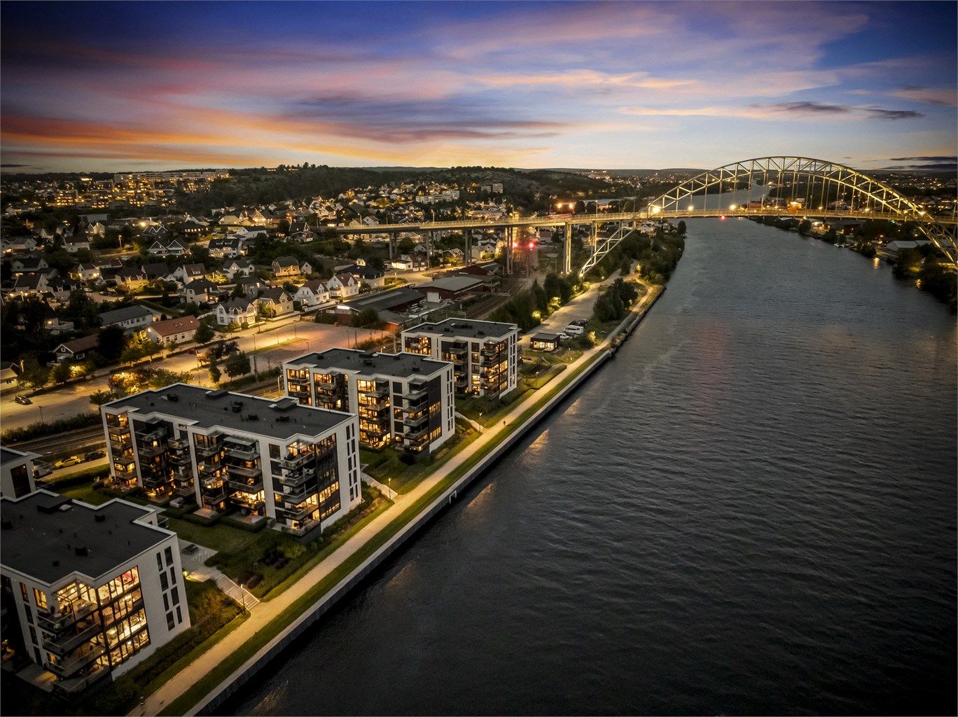 I Bellevue Brygge bor du nytt og moderne ved bryggekanten, i kort gangavstand fra både sentrum og togstasjon.