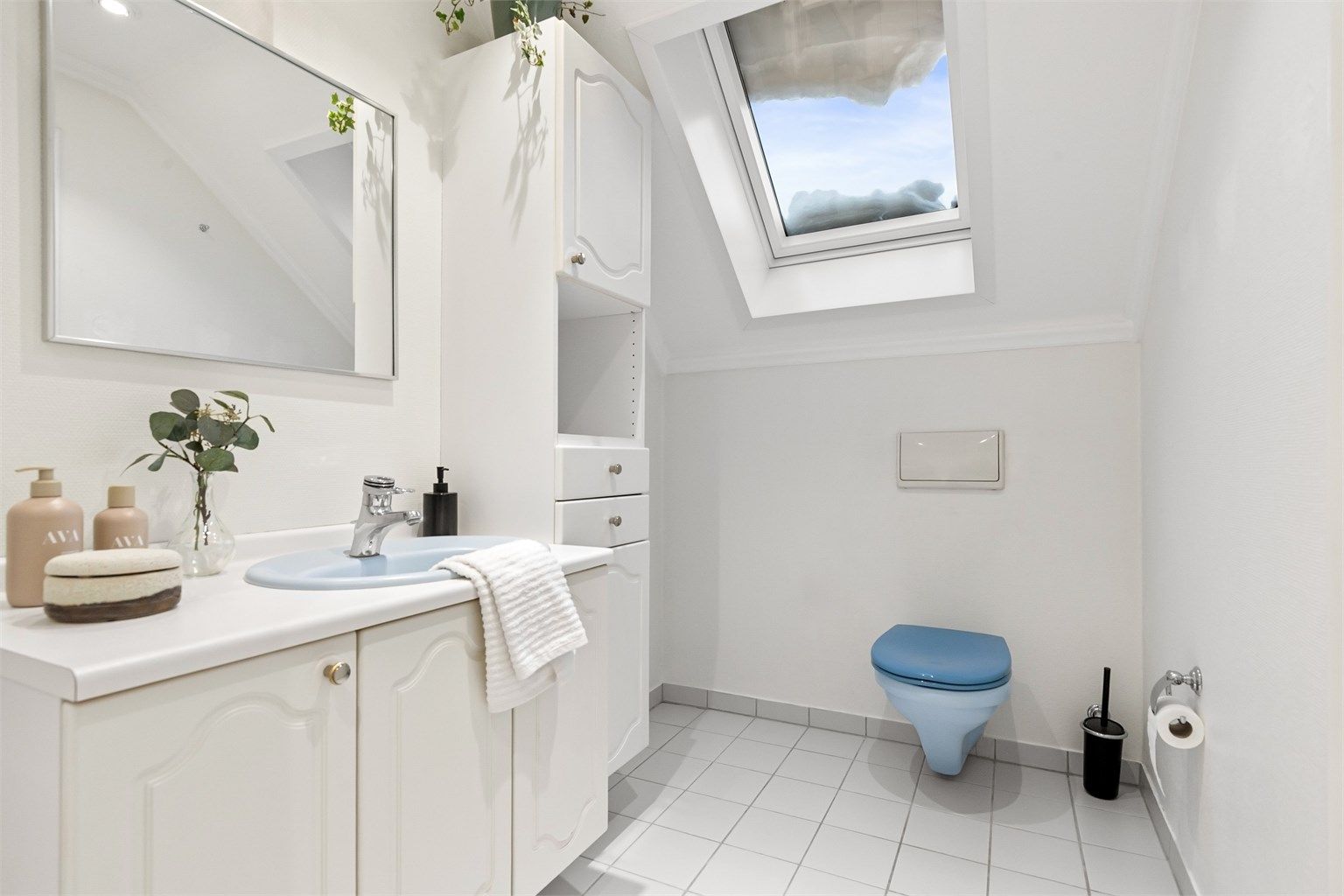 Etasjen har to baderom