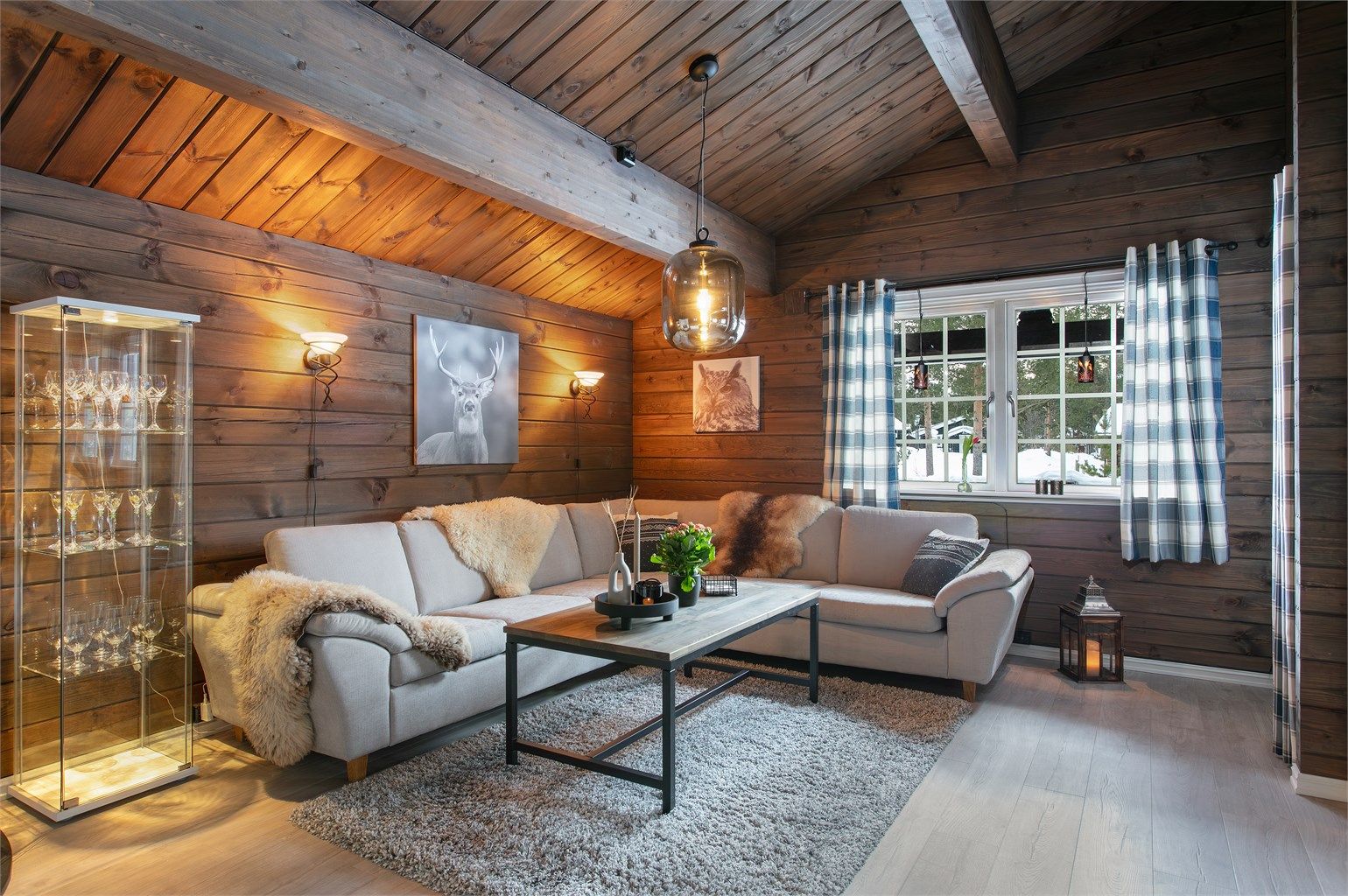 Stue med god takhøyde 