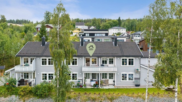 Eiendommen ligger attraktivt til i Marikollen, et etablert og populært boligområde i Kongsvinger.