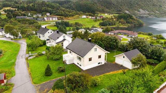 Velkommen til Haugane 125 presentert av Eiendomsmegler Christian Nogva Aarseth