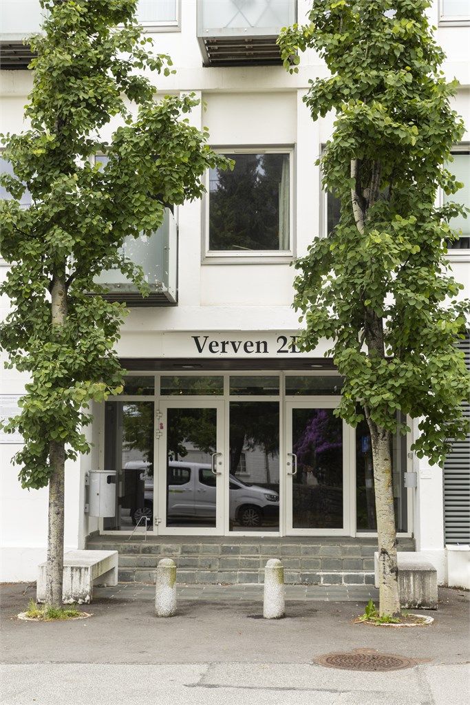 Inngangsparti med heis