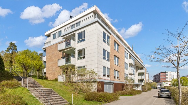Sameiet har velholdte fellesarealer og en egen gjesteleilighet som kan leies av beboerne.