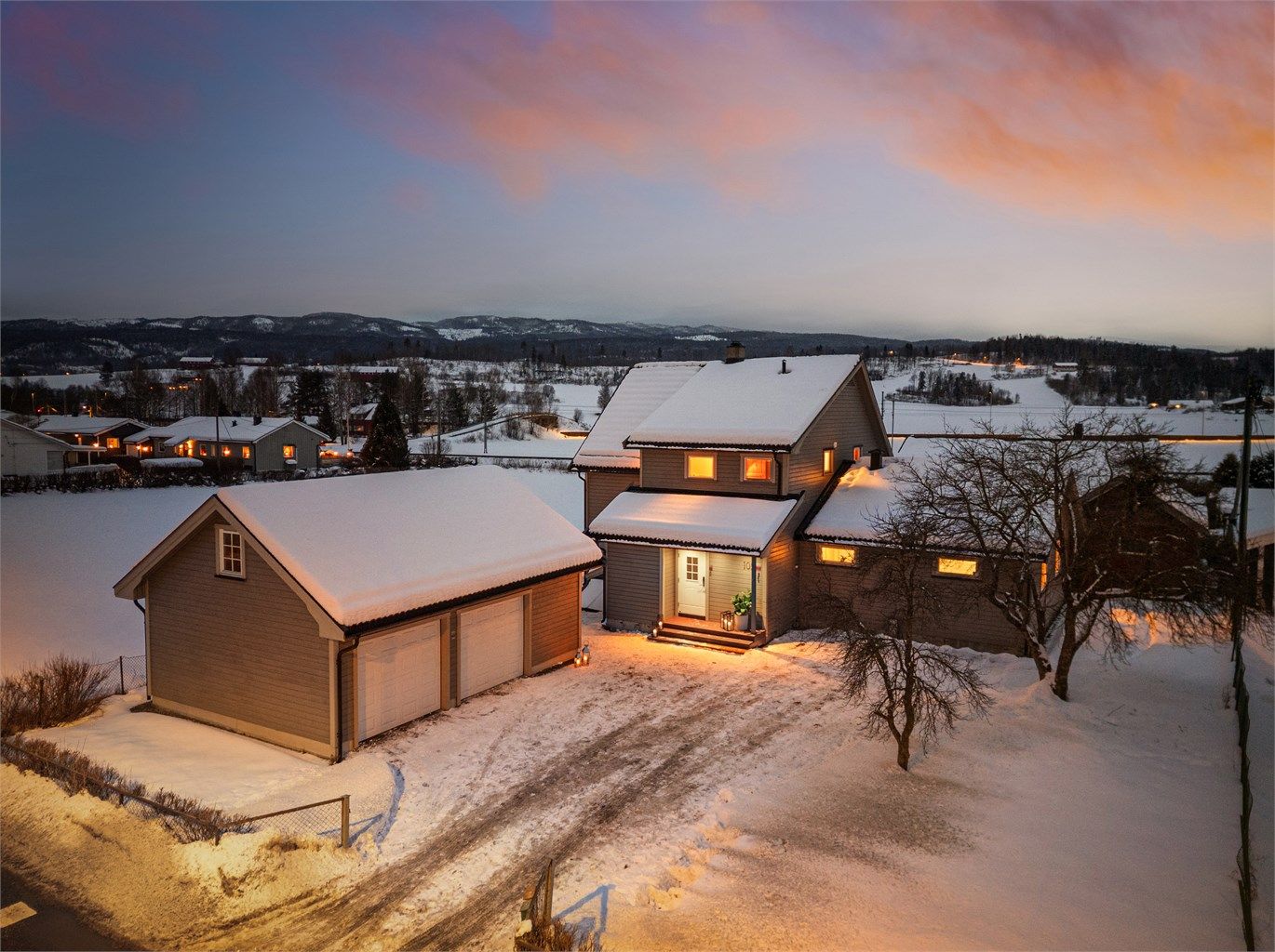 Velkommen til Steinbergveien 105. Foto: Emotional Landscape Production Ole Thoresen