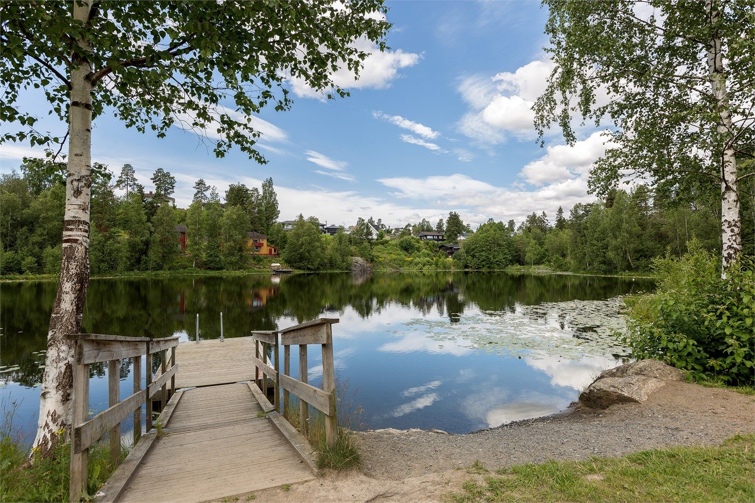 I Lørenskog er det flere badevann, og fra leiligheten er det fine tur- og sykkelveier til bl.a. Mønevann. 