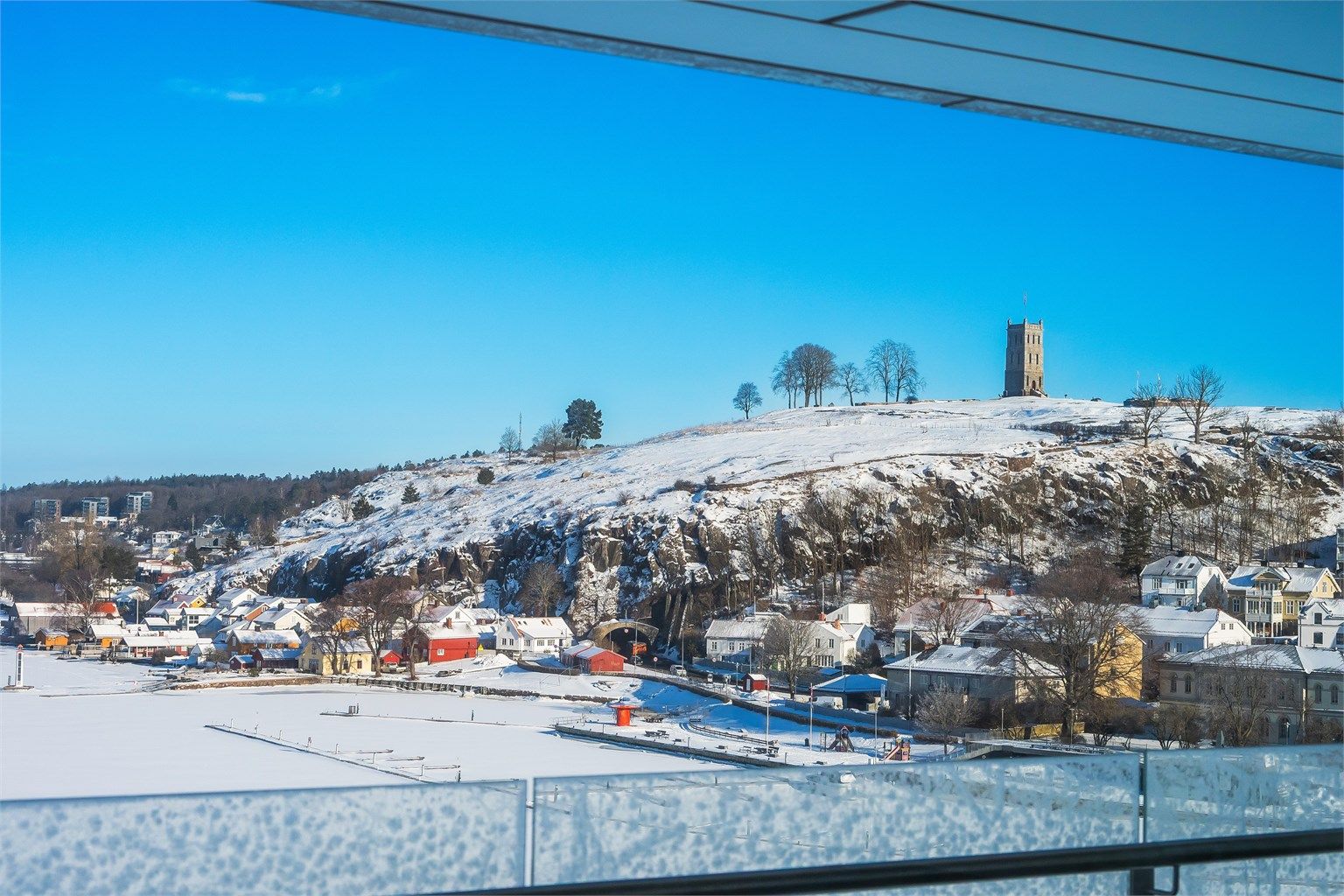 Utsikt mot Tønsberg og Slottsfjell.