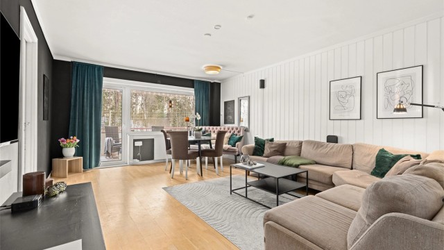 Eiendomsmegler Krogsveen v/Christian Blenne Lien ønsker velkommen til Fjellsvingen 10!