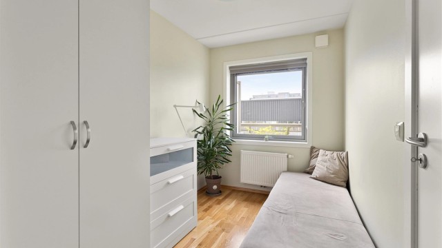 Det andre soverommet har en fin størrelse og passer utmerket som kontor, gjesterom eller barnerom.