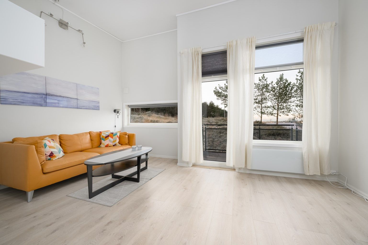 Velkommen til Monsamyrveien 3, presenteres av Dardan Shabi v/Eiendomsmegler Krogsveen avd. Sandnes.