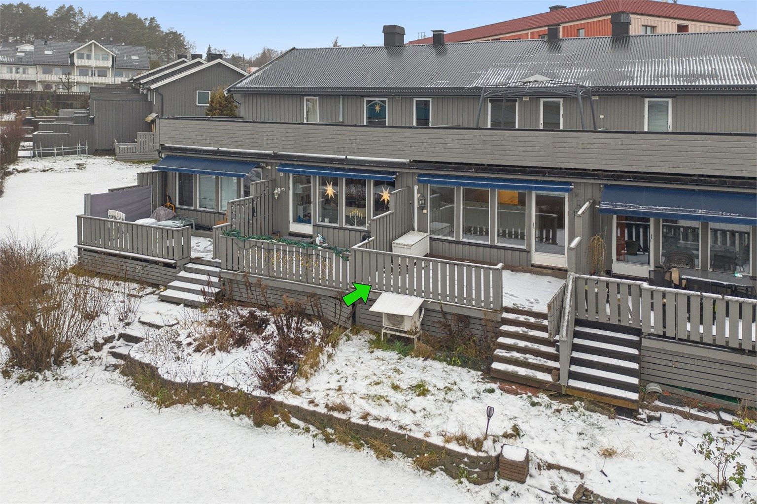 Velkommen til Magnussenløkka 5B. Rekkehus med god og barnevennlig beliggenhet på Magnussenløkka, midt mellom Ankerløkka og Rollsløkka. 