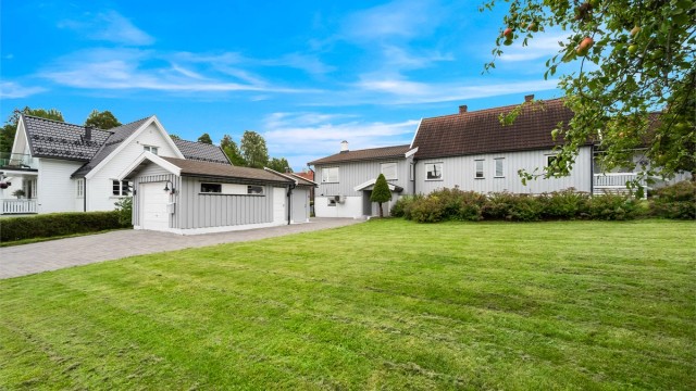 Velkommen til Glassblåserveien 5A. Presentert av Eirik Lundbekk ved Eiendomsmegler Krogsveen.