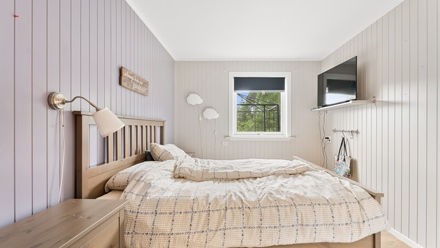 Soverom 3 - Romslig med god plass til dobbeltseng og garderobe