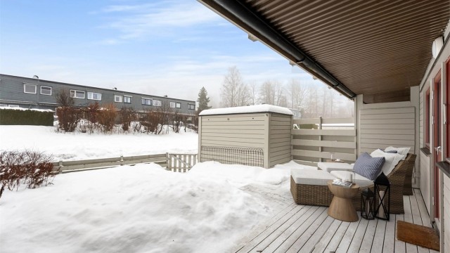 Velkommen til Østenga 32 - Stor og attraktiv 4 roms selveier m/ trappefri adkomst, to flotte uteplasser og mye sol