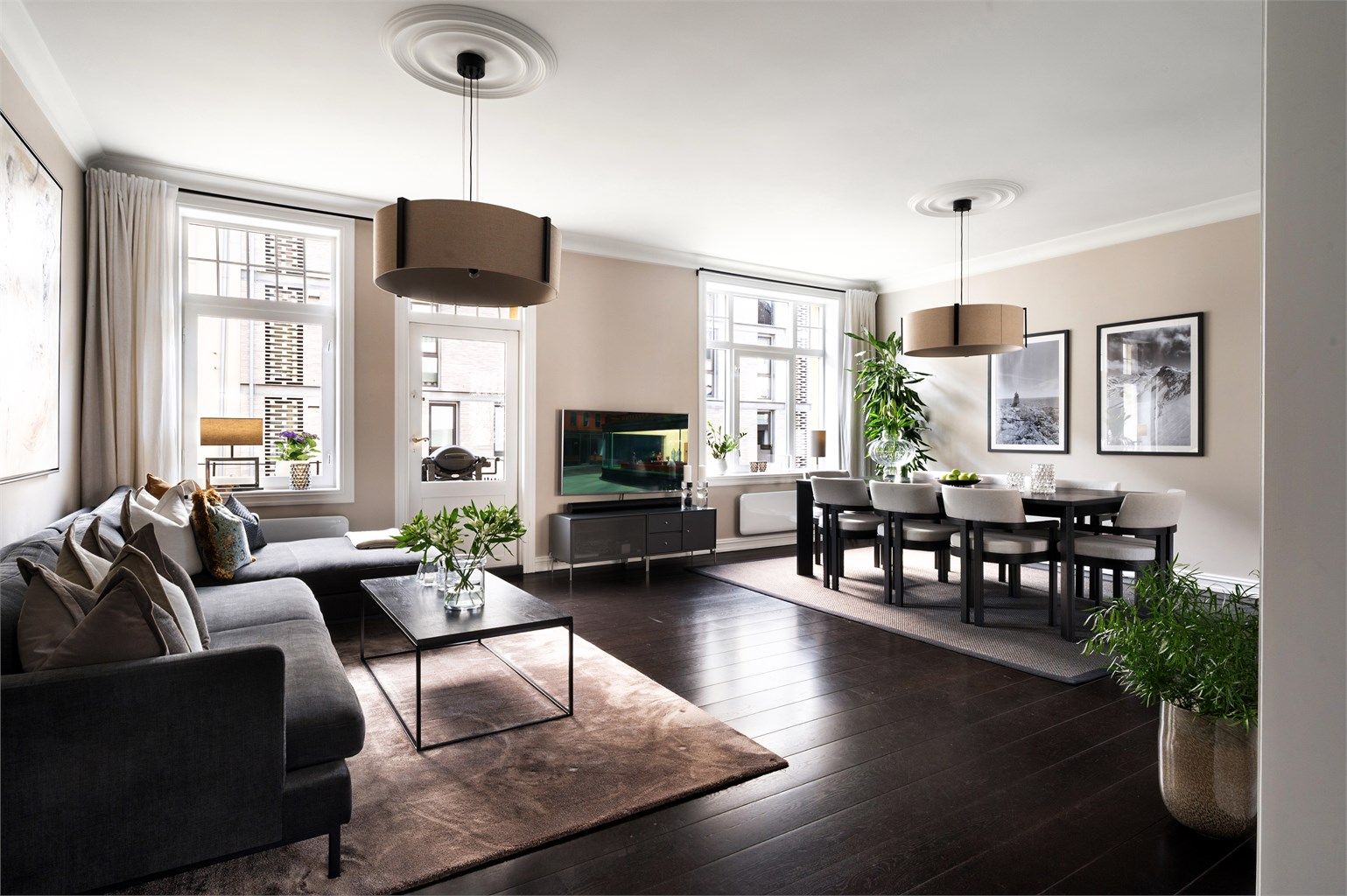 Tom Martinsen v/Krogsveen ønsker velkommen til Ole Vigs Gate 19B! Foto: Peter Futo