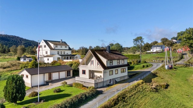 Velkommen til Sævråsvegen 299 presentert av Eiendomsmegler Krogsveen v/ Vaarin Sanden.