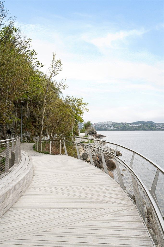 Nydelige turområder langs Hafrsfjord.