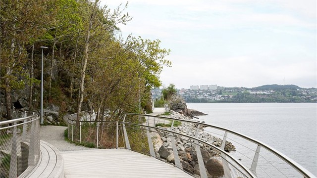 Nydelige turområder langs Hafrsfjord.