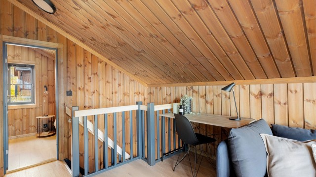Loftstue med plass til hyttekontor