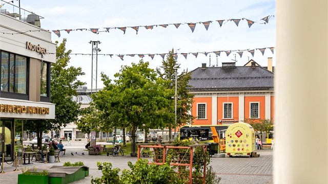 Lys og sentral 1-roms leilighet i høy 1. etasje