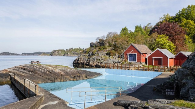 Flotte Træet badeplass byr på blant annet fine svaberg, stupebrett og sjøbasseng