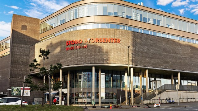 Området rundt Storo Storsenter er kraftig oppgradert de senere årene med blant annet nye Odeon IMAX kino, flere restauranter, samt en rekke kaféer og butikker