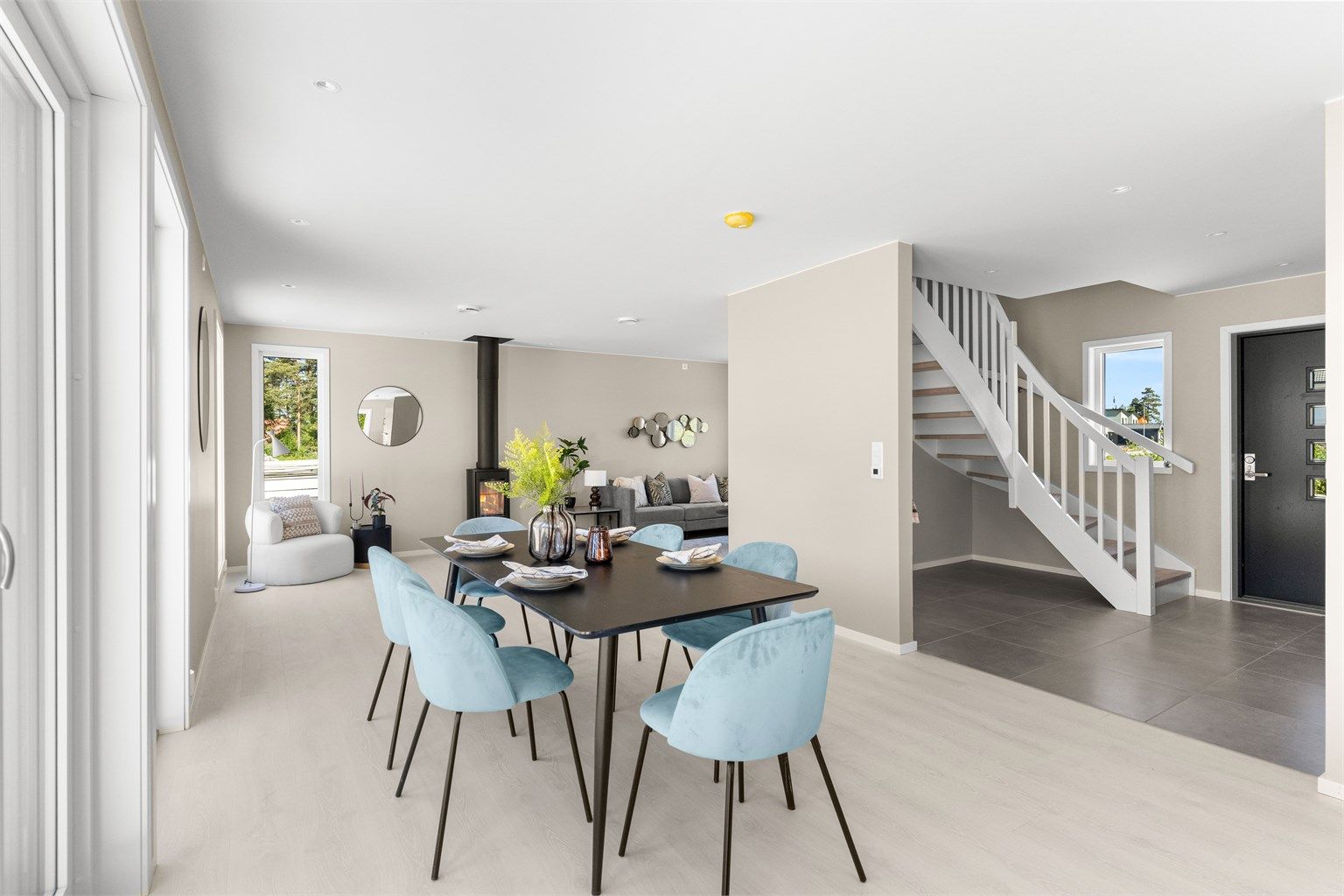 Alle bildene utenom illustrasjoner er innhentet fra tidligere salg for å gi et inntrykk av hvordan Lupinsvingen 14 blir. 