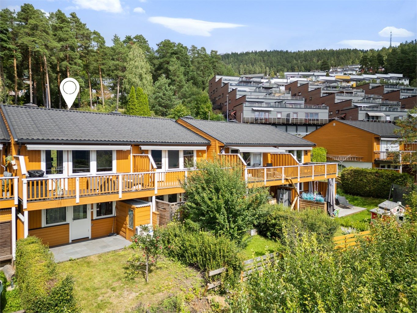 Borettslaget ligger veldig fint til i et etablert boligfelt med leiligheter, tomannsboliger og rekkehus