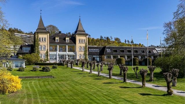 I nabolaget inngår også ærverdige Refsnes Gods, med flott parkhage og tilbud for lokalmiljøet.